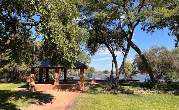 Zambezi River Cottages